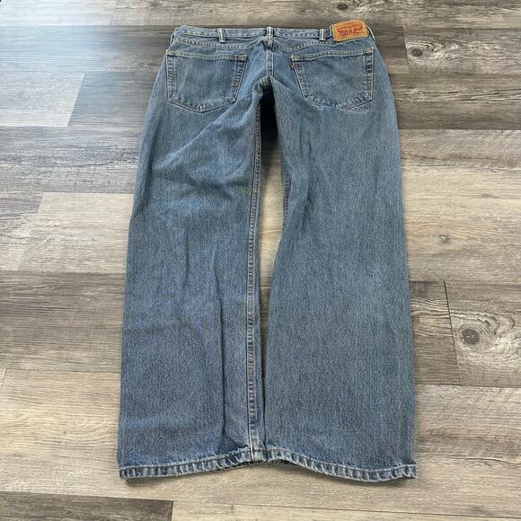 Levi's 505 Red Tab Mid Wash Faded Blue Mens 36 Regular Fit‎ Straight Denim Jeans - Picture 1 of 10